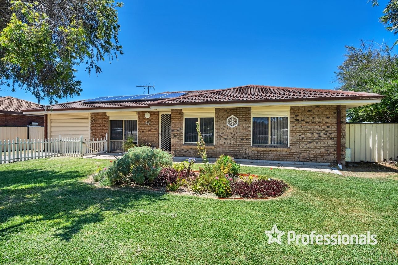 3 bedrooms House in 48 Waterton Way COOLOONGUP WA, 6168