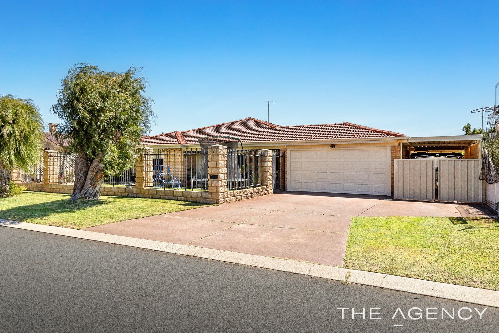 7 Madeira Place, Safety Bay WA 6169, Image 0