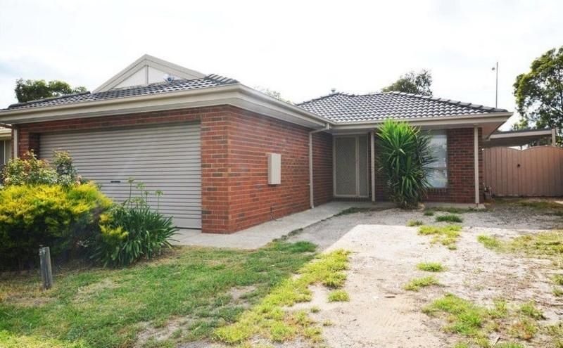 4 bedrooms House in 24 Mirabella Close WERRIBEE VIC, 3030