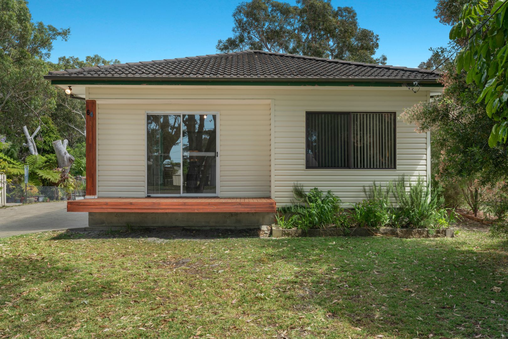 64 Queen Mary Street, Callala Beach NSW 2540 House For Rent 610