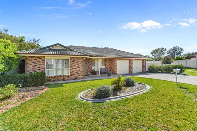 Picture of 11 Yarraga Place, HILLVUE NSW 2340