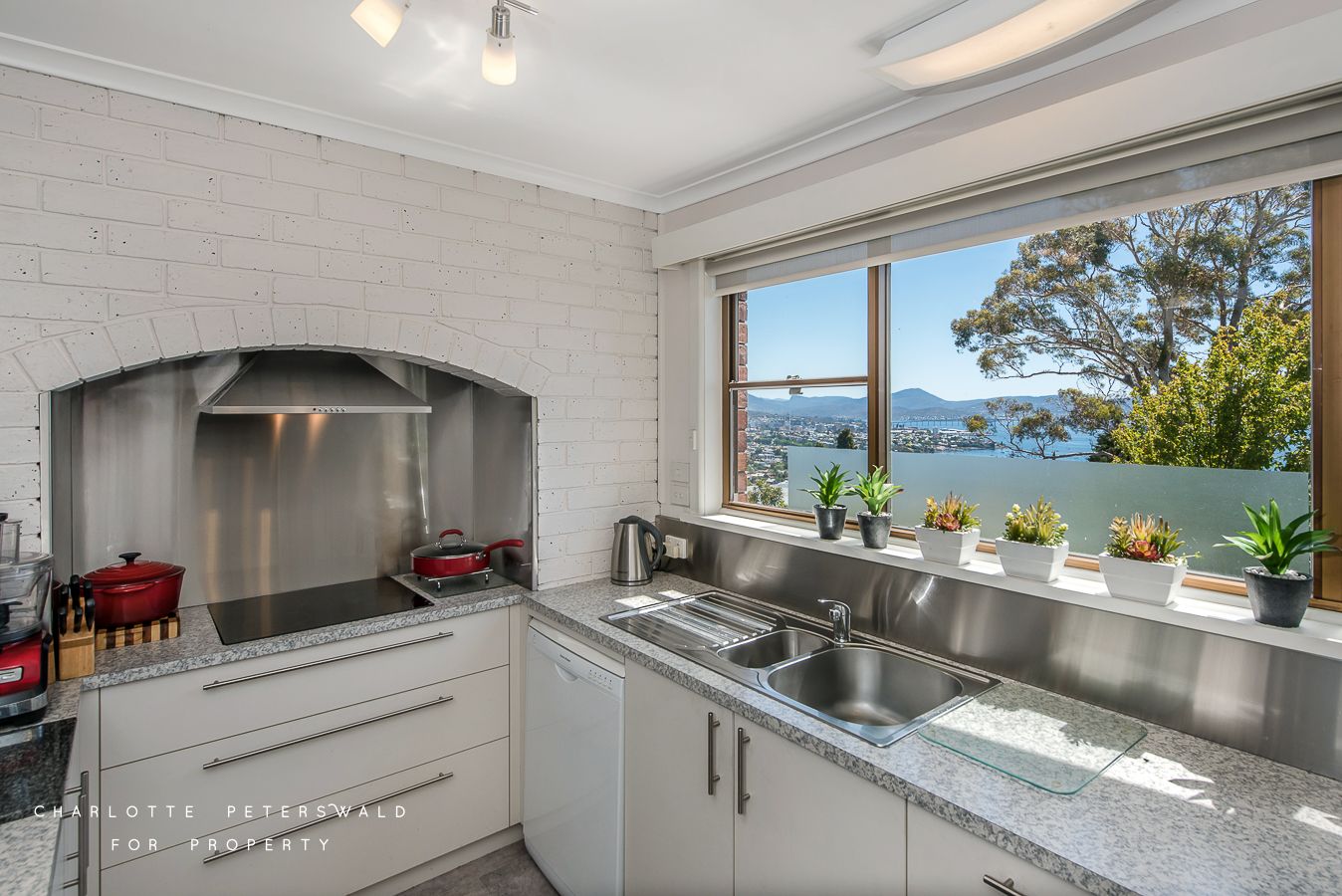 2 Birngana Avenue, Sandy Bay TAS 7005, Image 1