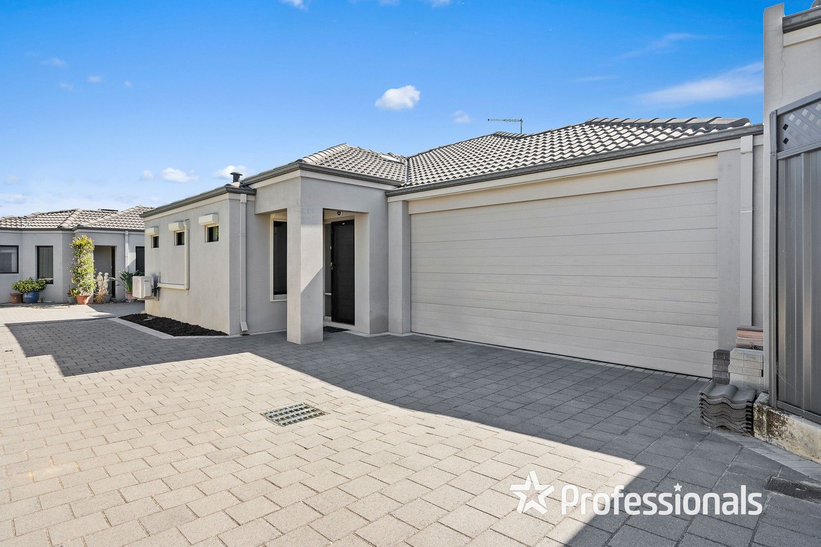 2/2 Quadea Way, Nollamara WA 6061, Image 0