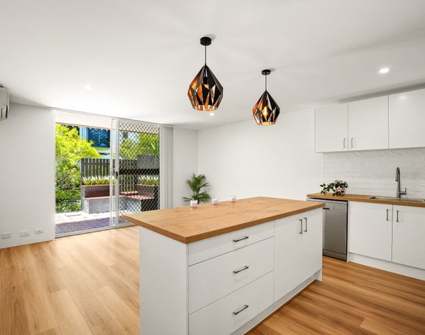 2/125 Clarence Road, Indooroopilly QLD 4068