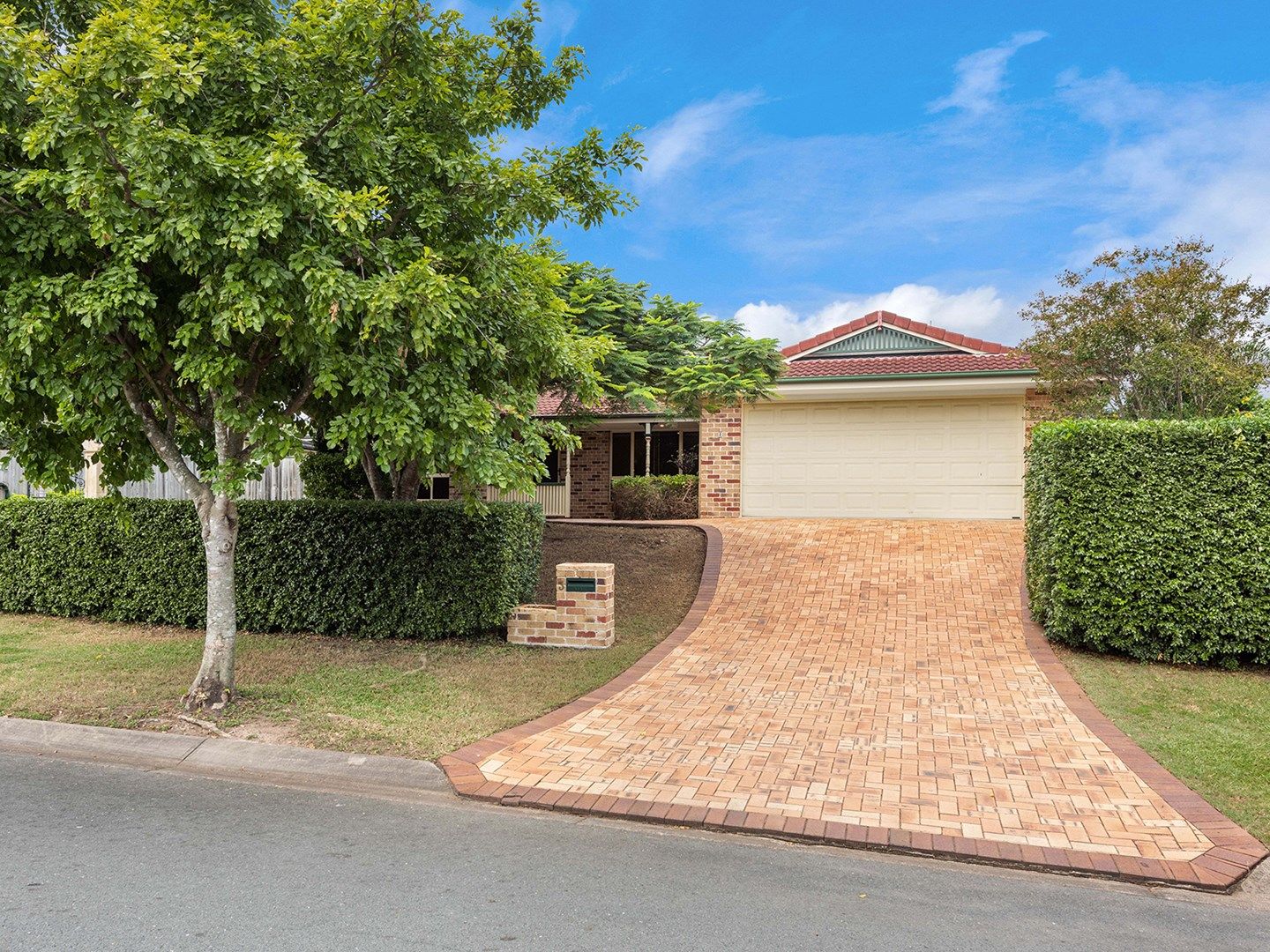 3 Hereford Crescent, Carindale QLD 4152, Image 0