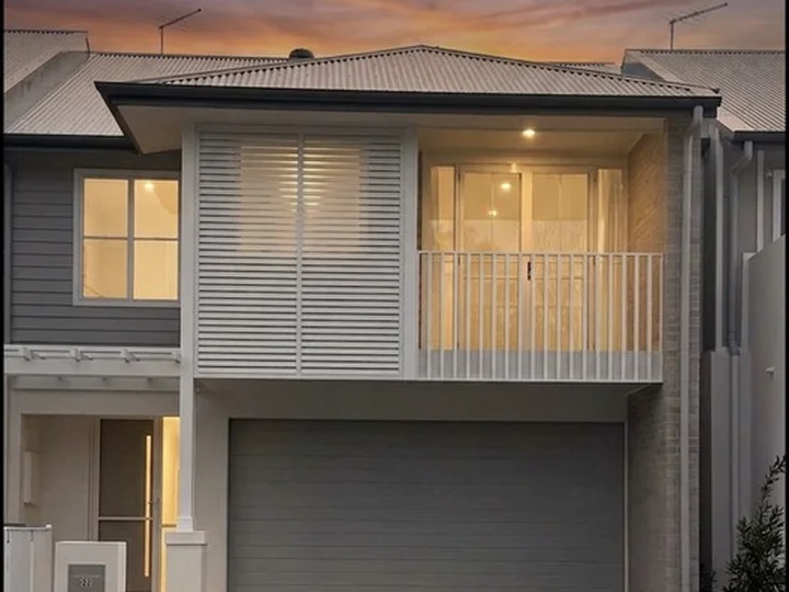 32 Battersby Avenue, Oran Park NSW 2570