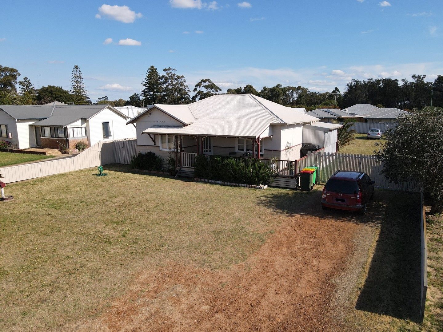 3 bedrooms House in 24 Gibbs Street CAREY PARK WA, 6230