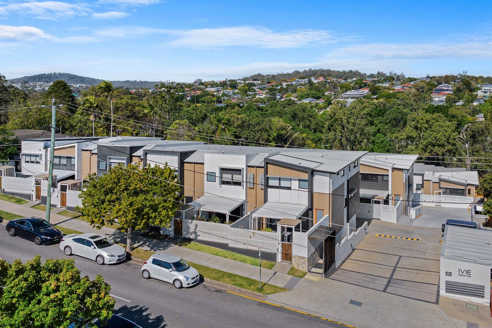 4 bedrooms Townhouse in 6/100 Nicholson St GREENSLOPES QLD, 4120