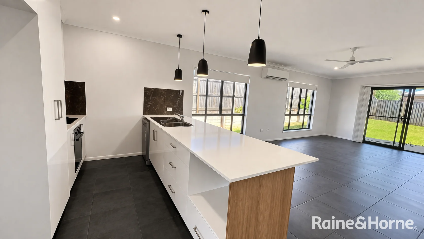 Additional image 2 of 10 Scampi Drive, Clinton QLD 4680