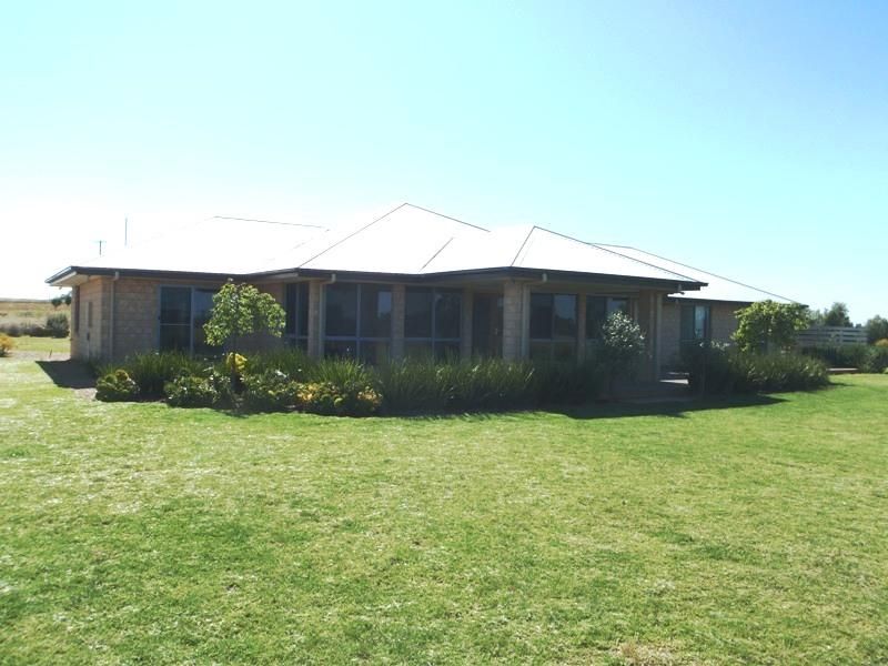 "Oomaroo" Woolshed Road, BAROOGA NSW 3644, Image 0