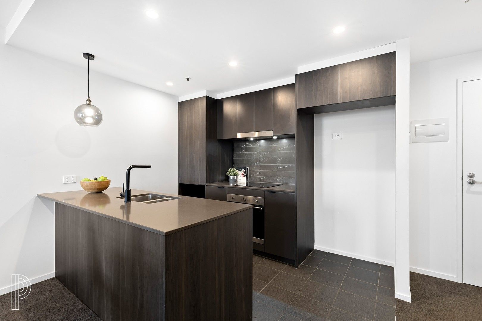 2 bedrooms Apartment / Unit / Flat in 512/15 Bowes Street PHILLIP ACT, 2606