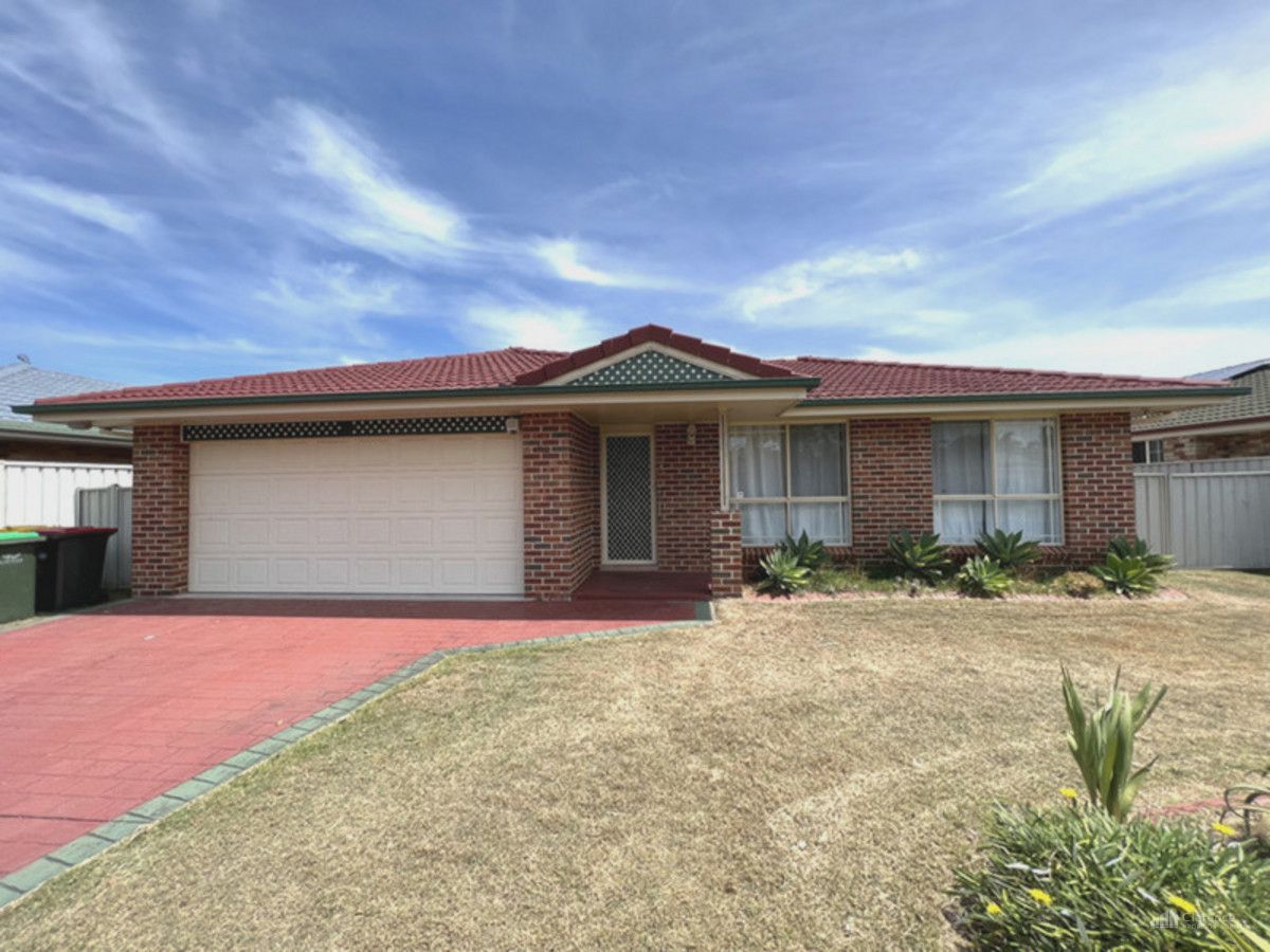 3 bedrooms House in 30 Osprey Drive YAMBA NSW, 2464