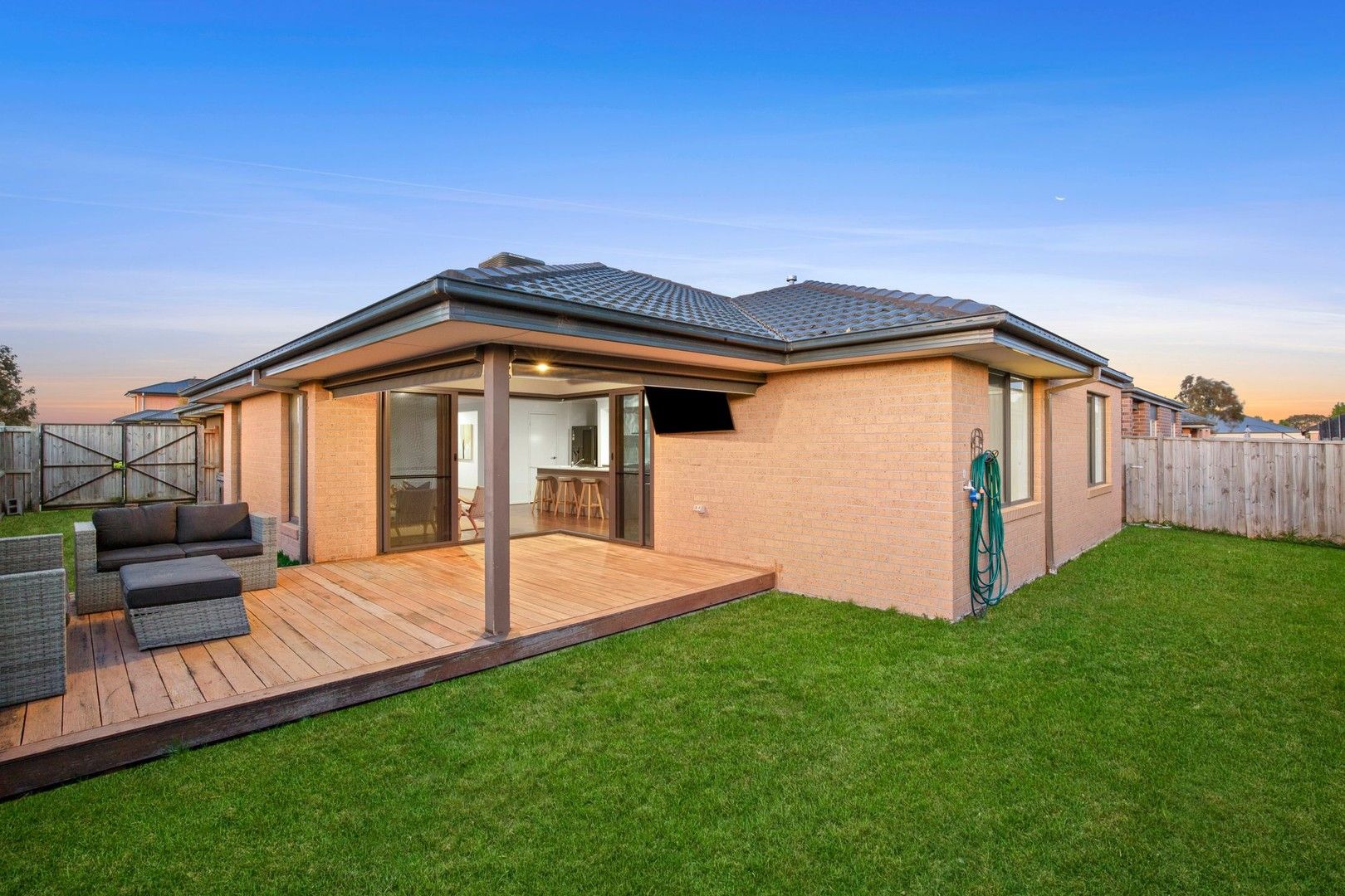 4 bedrooms House in 21 Cornell Avenue MOUNT DUNEED VIC, 3217