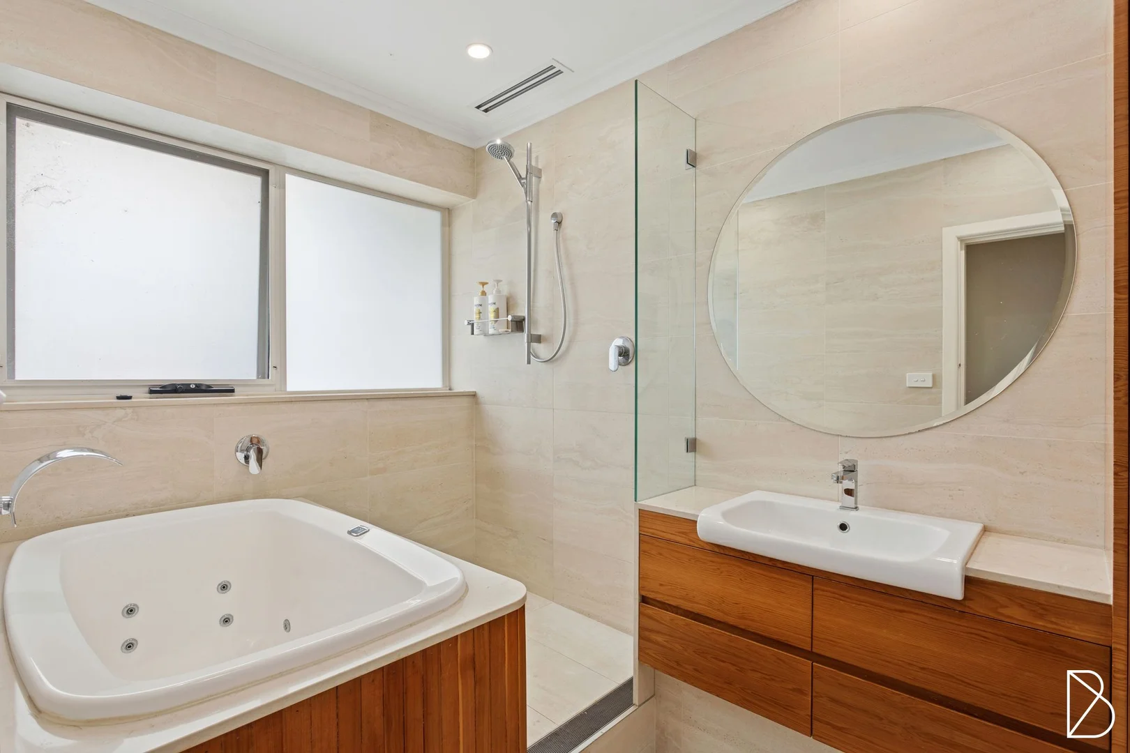 Additional image 11 of 119 Captain Cook Crescent, Narrabundah ACT 2604