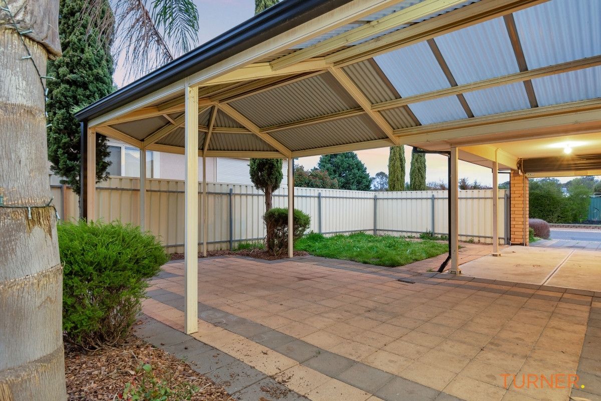 33 Carabeen Crescent, Andrews Farm SA 5114, Image 2