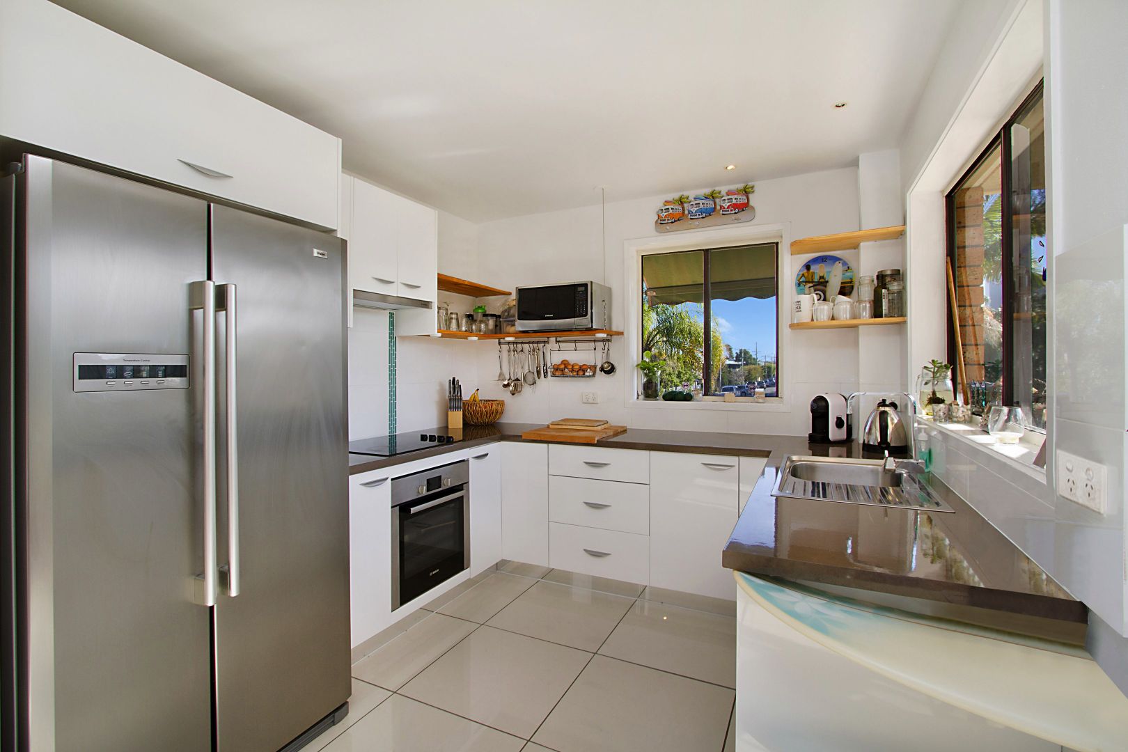 Unit 2/10 Mountain View Ave, Miami QLD 4220, Image 1