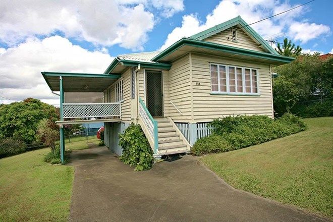 Picture of 253 Winstanley Street, CARINA HEIGHTS QLD 4152