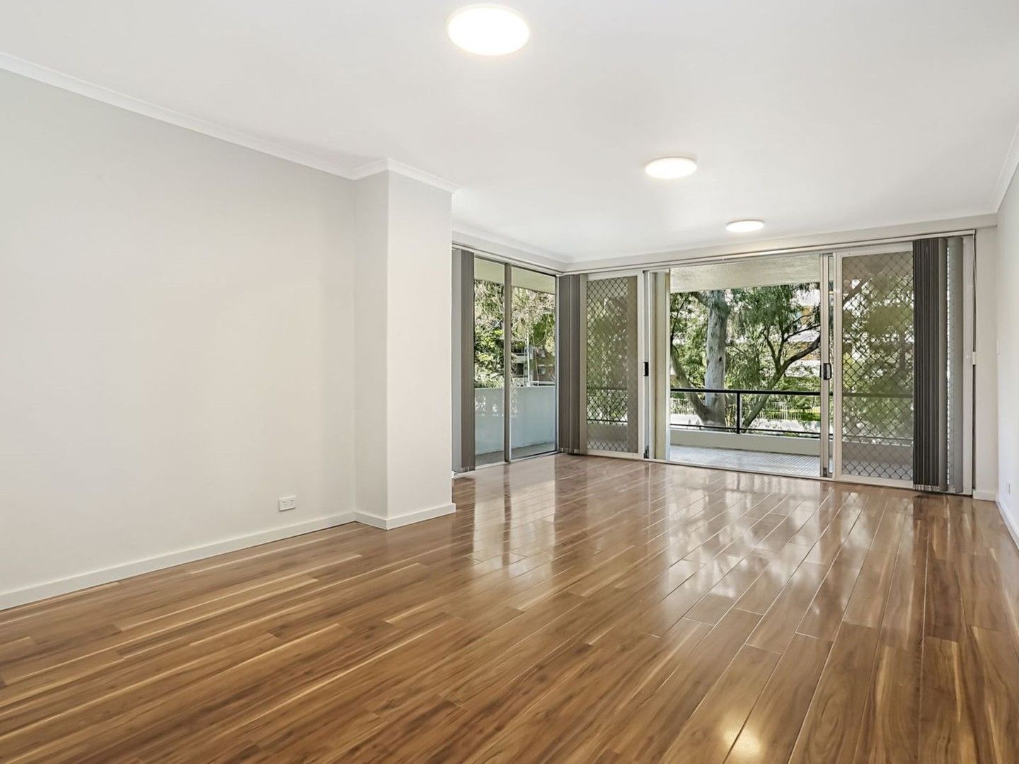 2 bedrooms Apartment / Unit / Flat in 25/2 Parkside Lane CHATSWOOD NSW, 2067