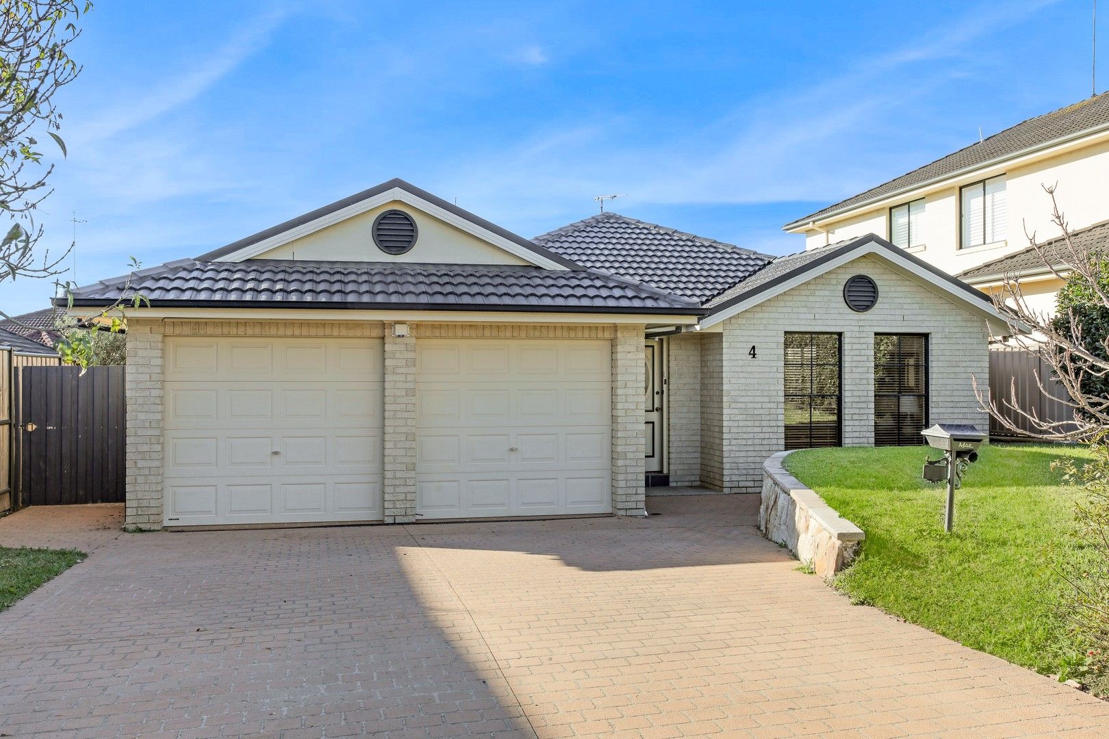4 bedrooms House in 4 Buller Circuit BEAUMONT HILLS NSW, 2155