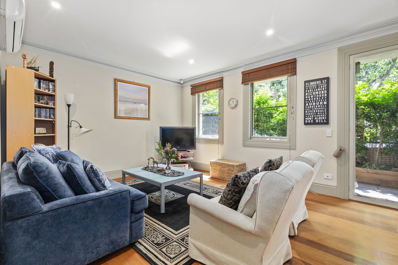 1/1A Hartpury Avenue, Elwood VIC 3184, Image 2