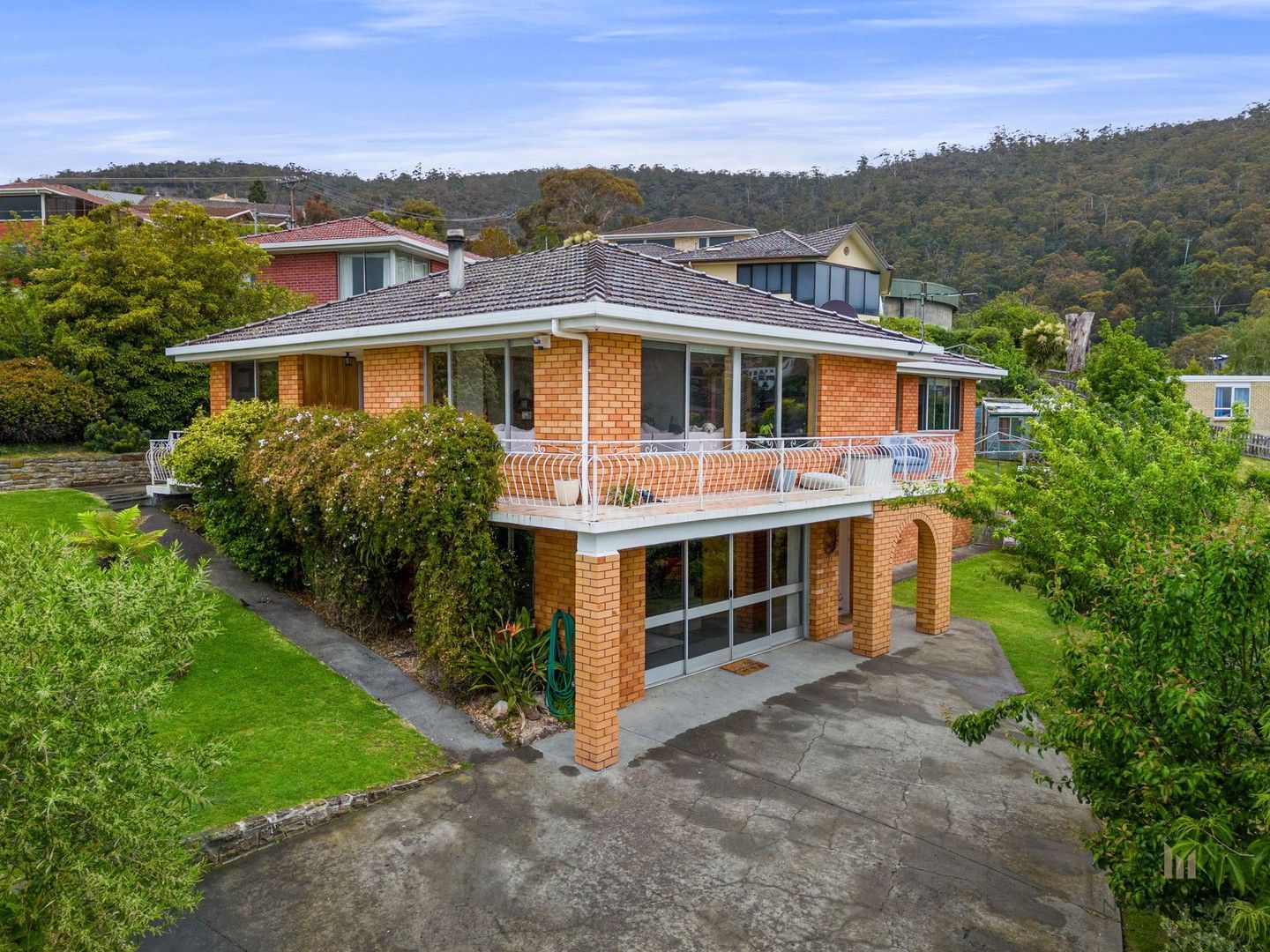 4 bedrooms House in 288 Churchill Avenue SANDY BAY TAS, 7005