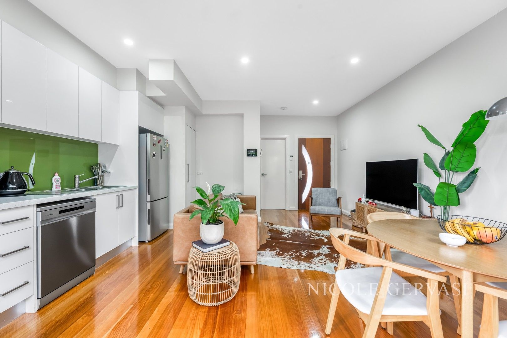 2 bedrooms Townhouse in 2/18 Danin Street PASCOE VALE VIC, 3044