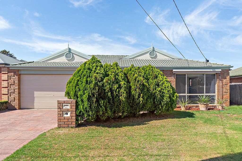 5 bedrooms House in 3 Michael Court SEAFORD VIC, 3198