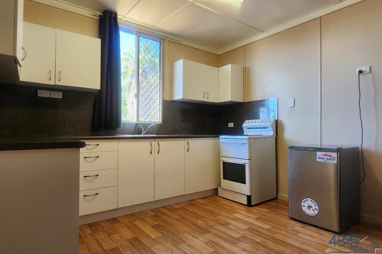3 bedrooms Apartment / Unit / Flat in 2/66 Miles Street MOUNT ISA QLD, 4825