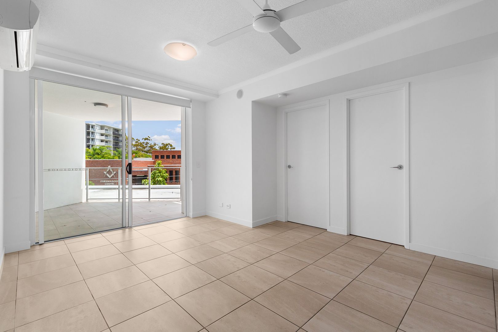 101/283 Logan Road, Greenslopes QLD 4120, Image 1