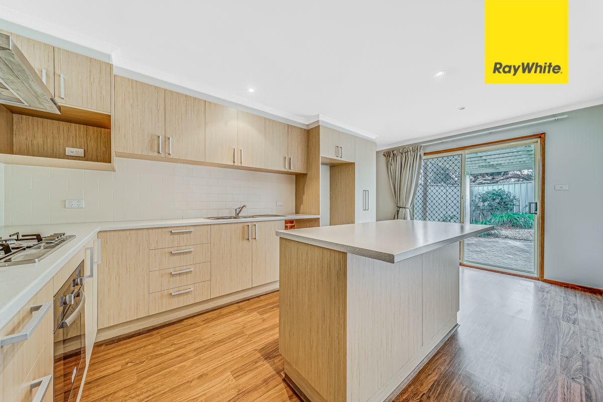 51 Collicott Circuit, Macquarie ACT 2614 Townhouse For Rent 535 Domain