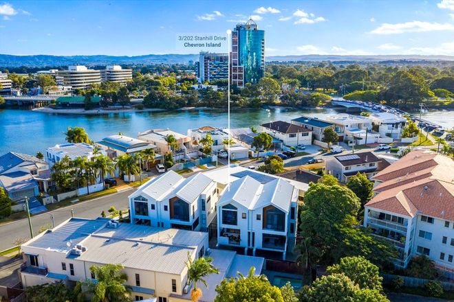 Picture of 3/202 Stanhill Drive, CHEVRON ISLAND QLD 4217