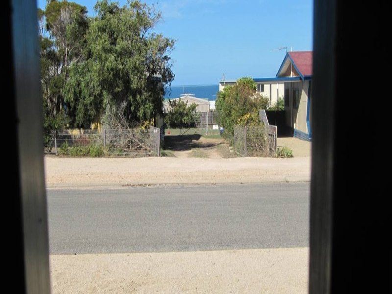 7 Barton Road, Tiddy Widdy Beach SA 5571, Image 2