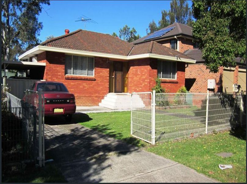 3 bedrooms House in 45 Alexander Crescent MACQUARIE FIELDS NSW, 2564