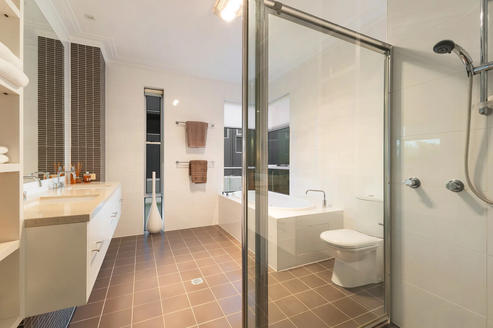 Additional image 16 of 77 Sir Bruce Small Boulevard, Benowa Waters QLD 4217