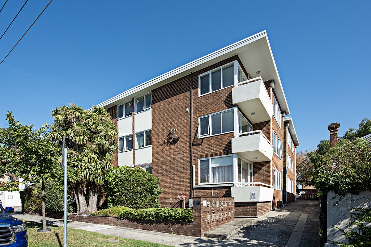 2 bedrooms Apartment / Unit / Flat in 2/41 Kooyong Road ARMADALE VIC, 3143