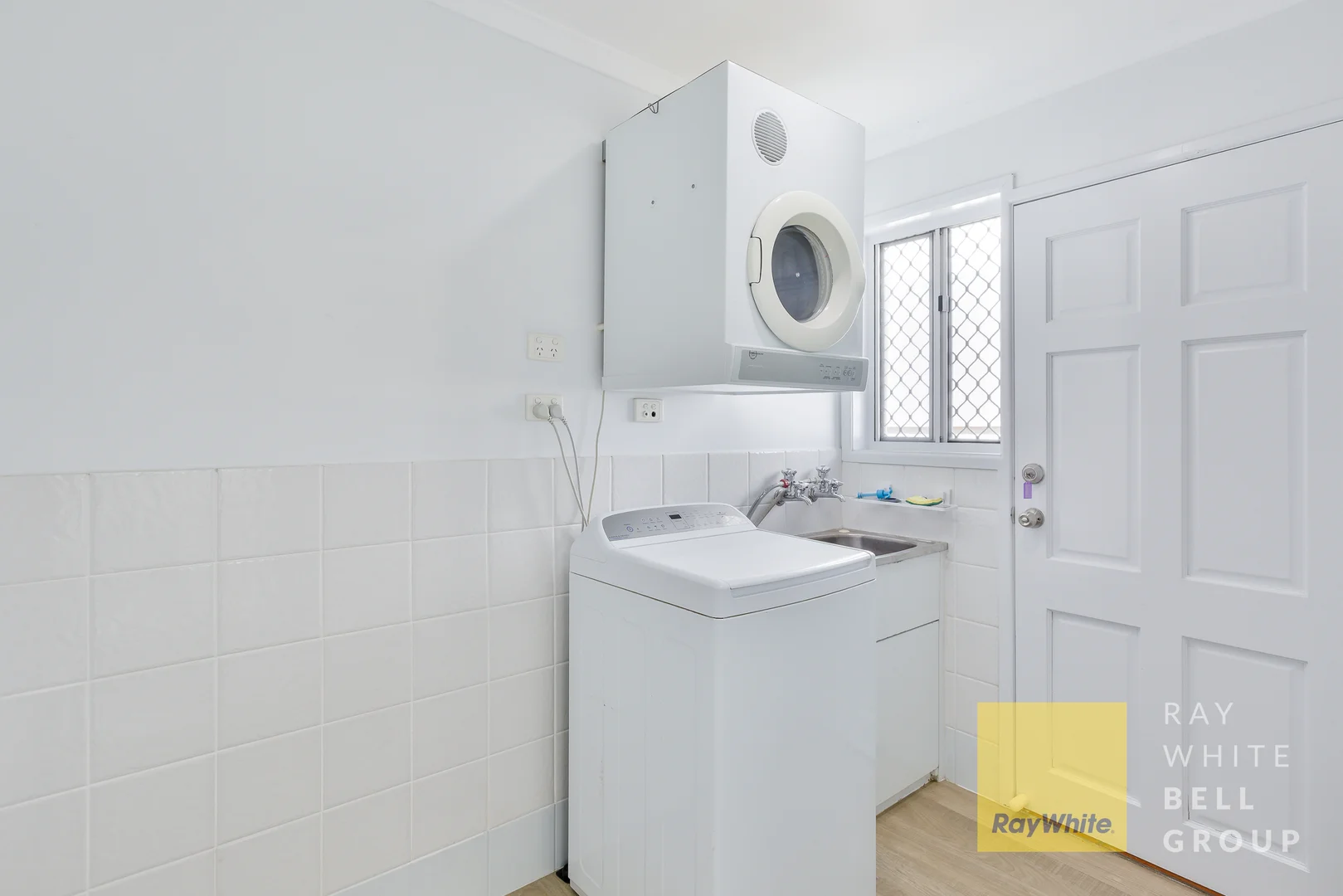 Additional image 32 of 35 Sunshine Boulevard, Broadbeach Waters QLD 4218