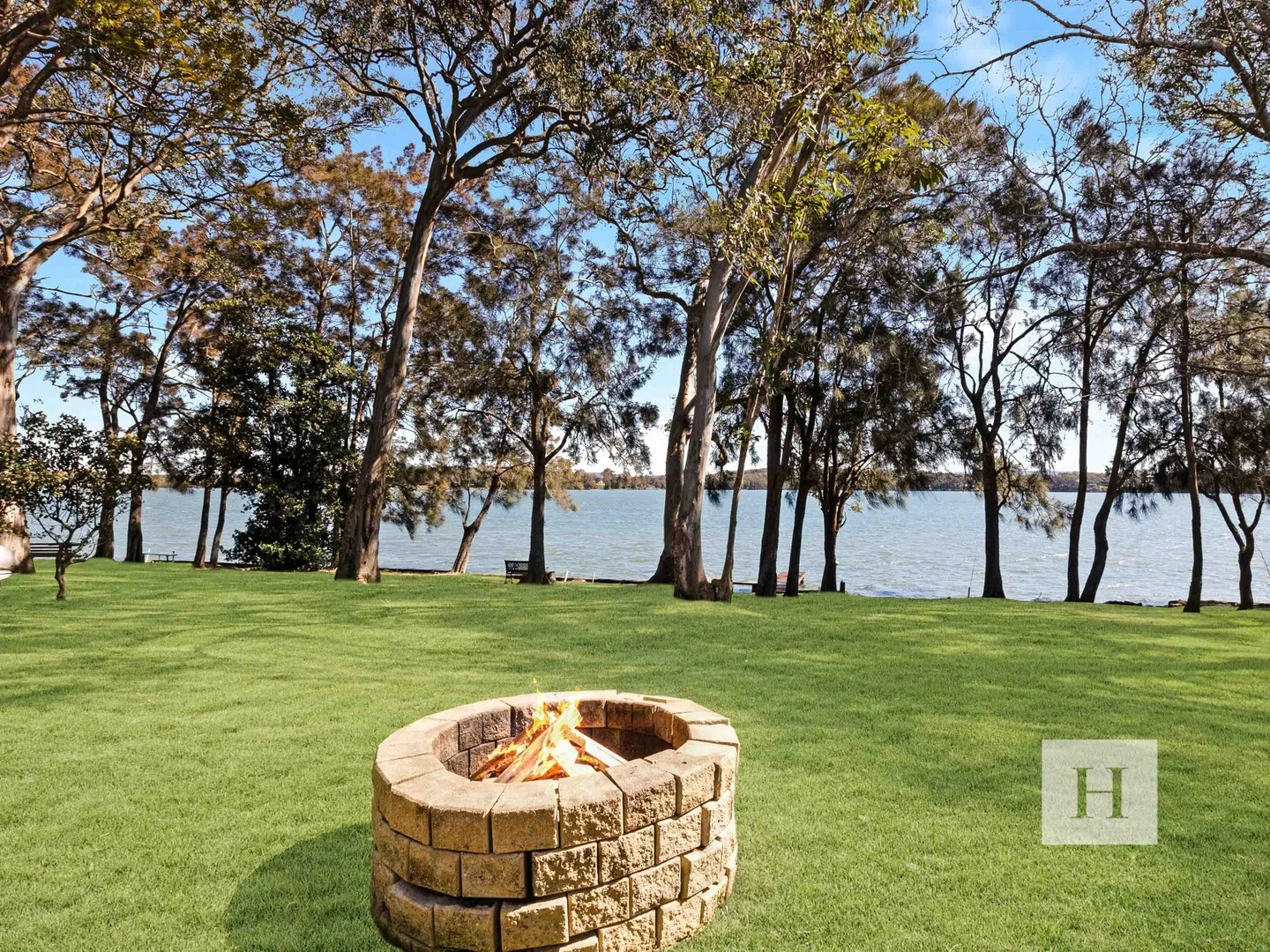 19 Macquarie Rd, Mannering Park NSW 2259