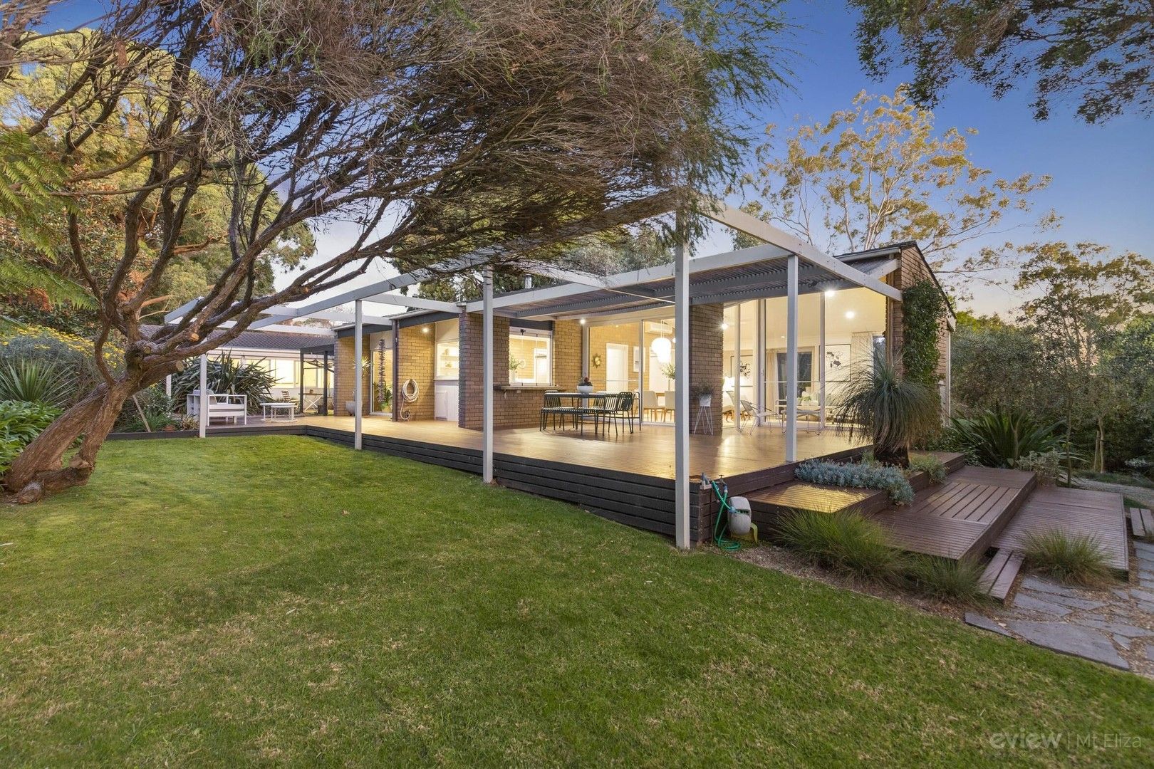 5 bedrooms House in 14 Nunga Court MOUNT ELIZA VIC, 3930
