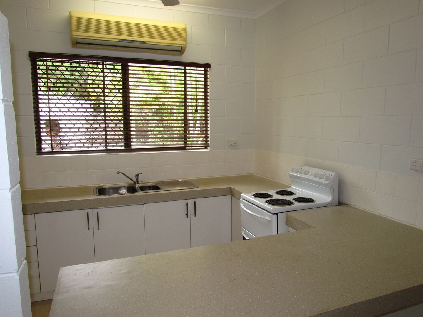 7/16 Somerville Gardens, Parap NT 0820, Image 2