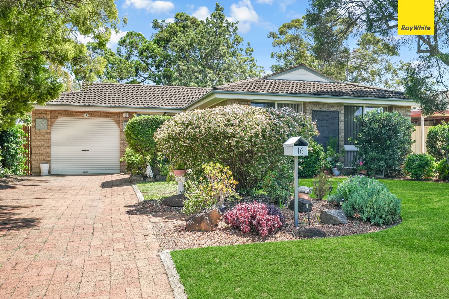 16 Barnard Crescent, Oakhurst NSW 2761, Image 0