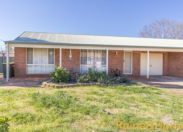 2A Robinson Avenue, Dubbo NSW 2830