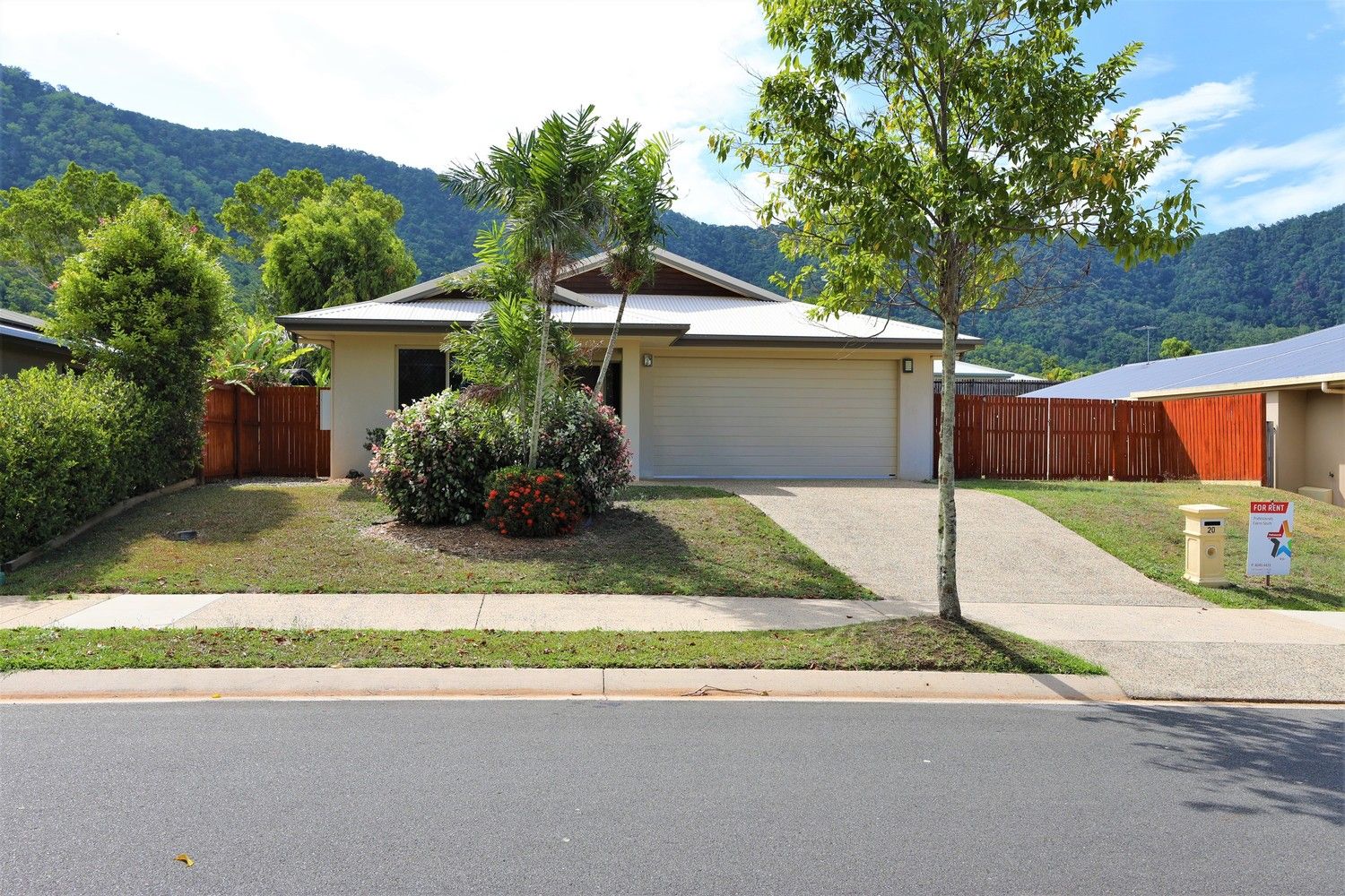 4 bedrooms House in 20 Cadell Street BENTLEY PARK QLD, 4869