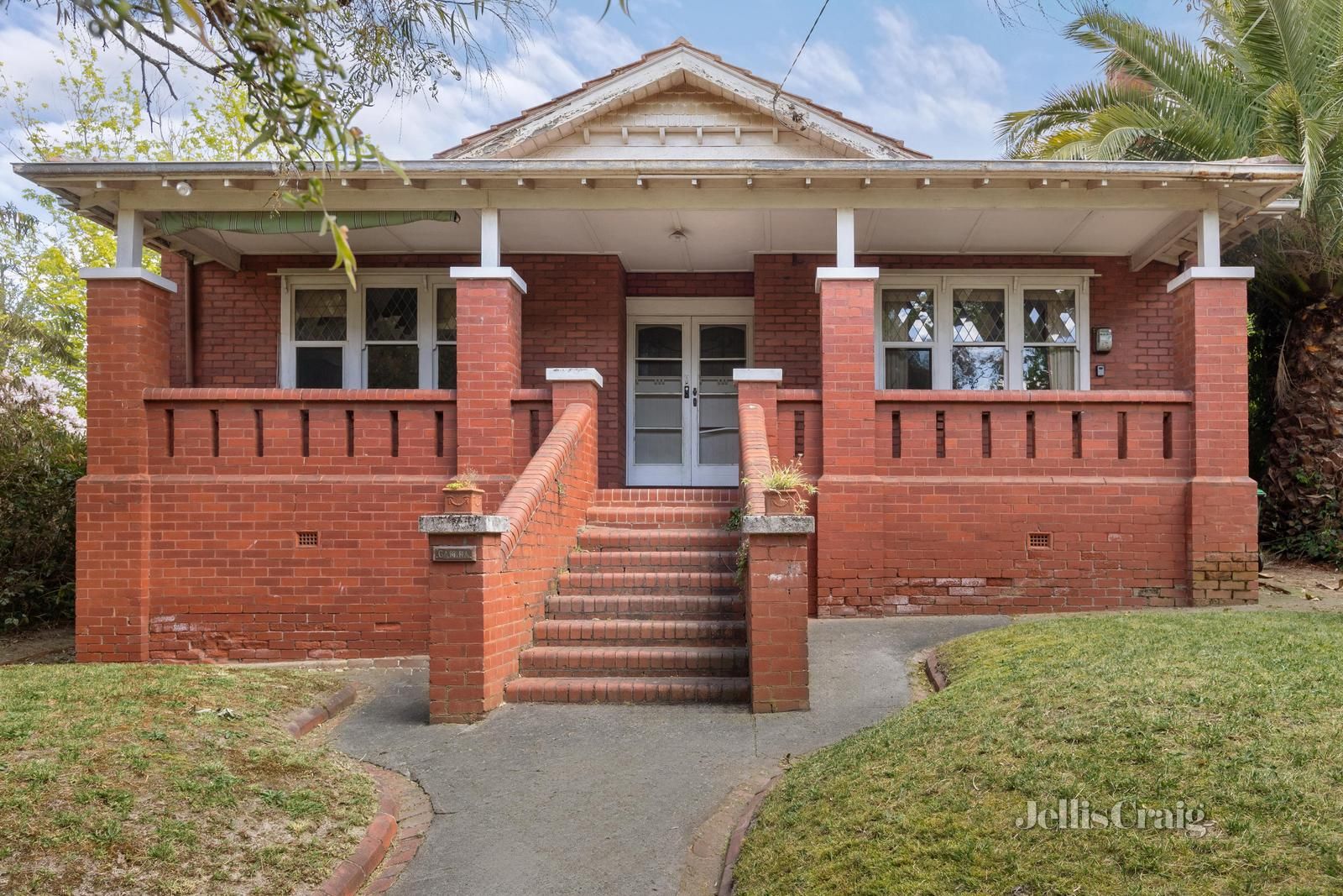 13 Rochester Road, Canterbury VIC 3126