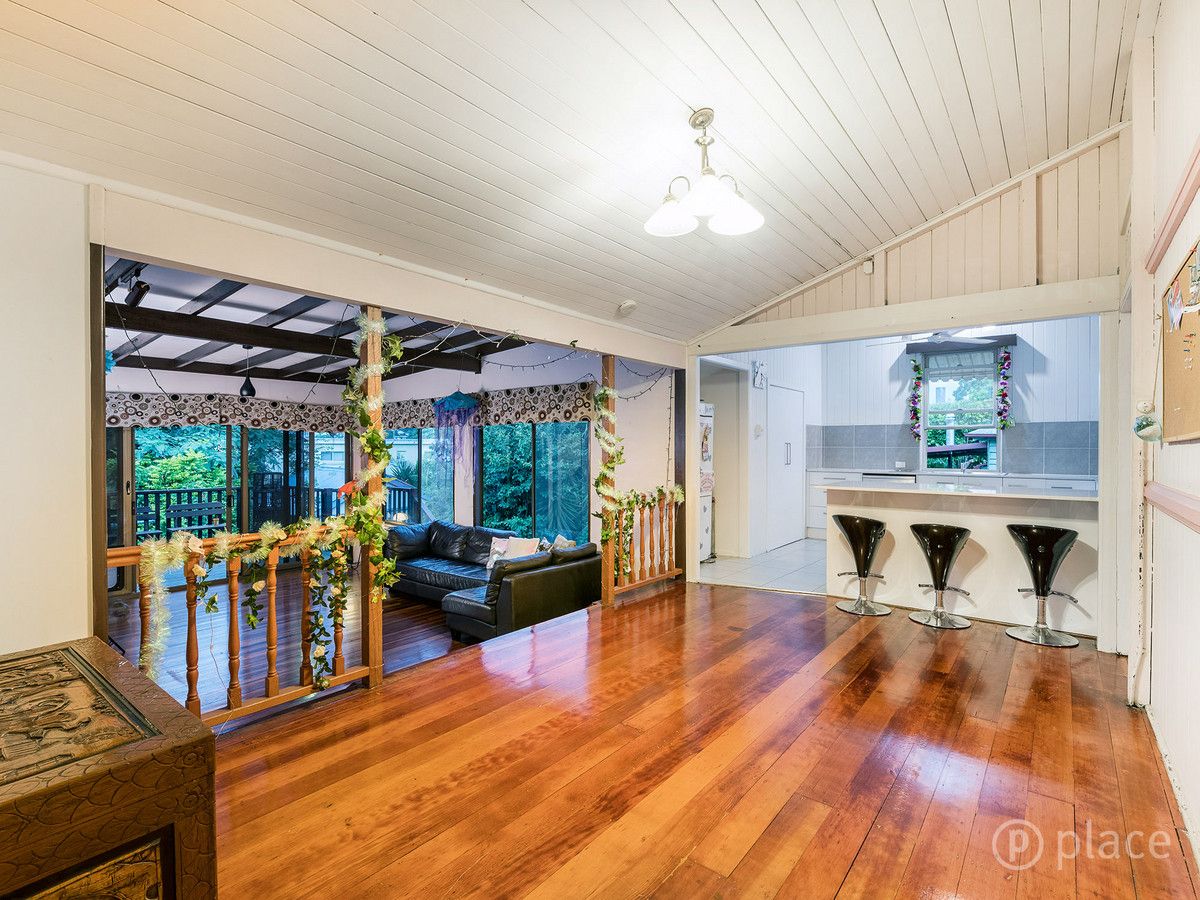 39 Crescent Road, Kelvin Grove QLD 4059, Image 2