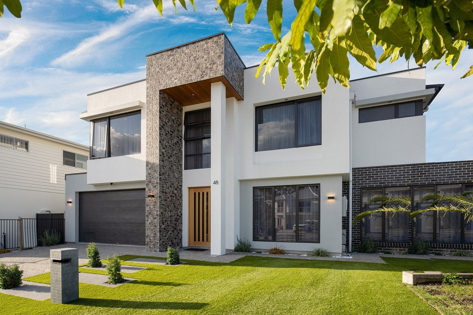 5 bedrooms House in 48 Brookehaven Boulevard BAHRS SCRUB QLD, 4207