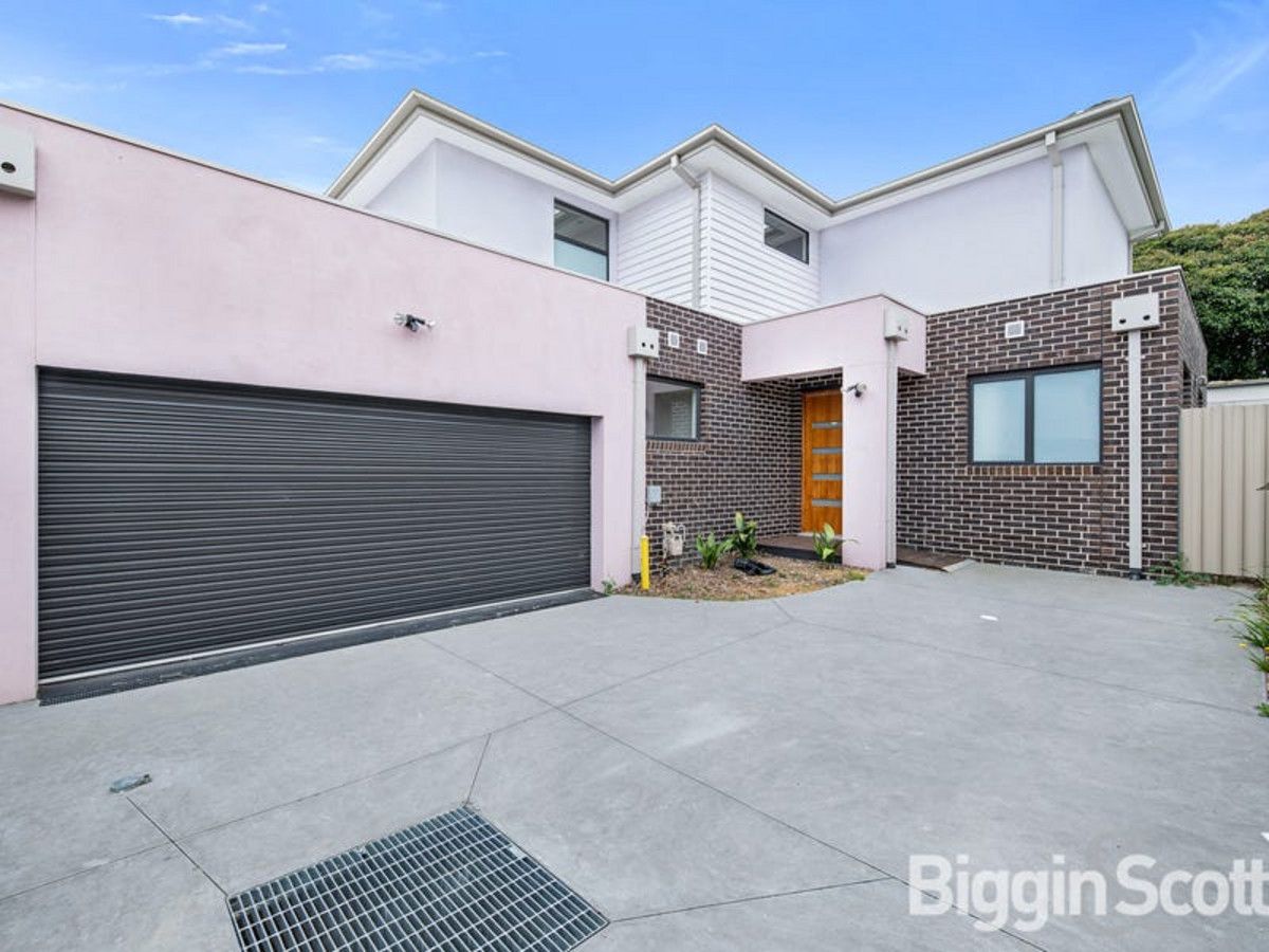 6 bedrooms Townhouse in 2/1991 Dandenong Road CLAYTON VIC, 3168