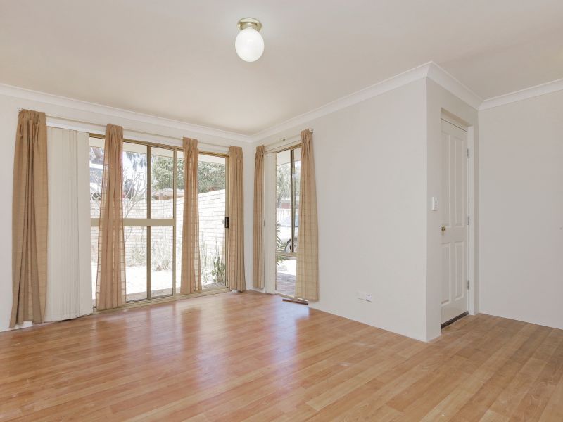 3 bedrooms Villa in 1/33 Harris Street BICTON WA, 6157