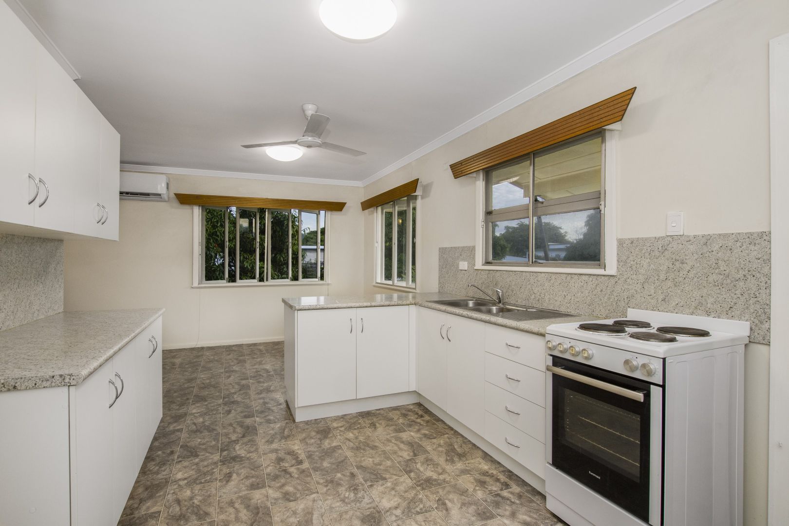 43 Wentworth Avenue, Mundingburra QLD 4812, Image 1