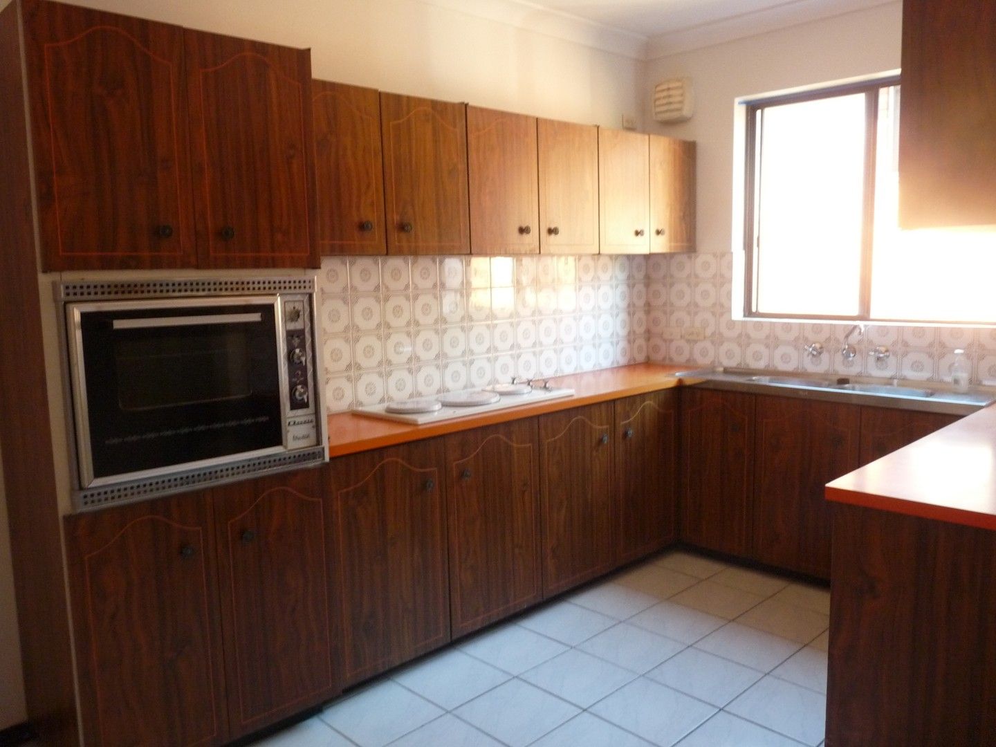 2 bedrooms Apartment / Unit / Flat in 3/6 Rossi St SOUTH HURSTVILLE NSW, 2221