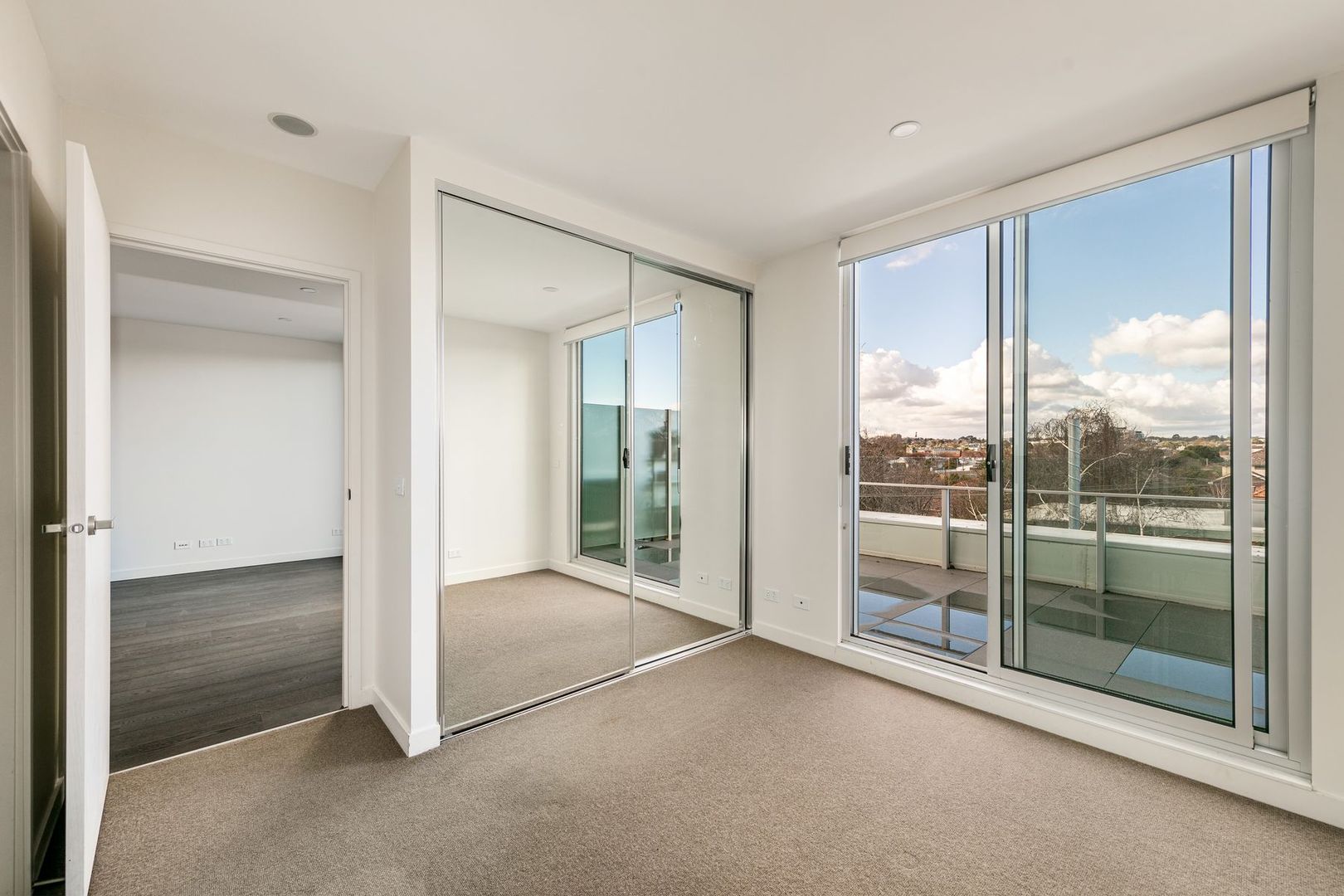 205/147 Riversdale Road, Hawthorn VIC 3122, Image 2